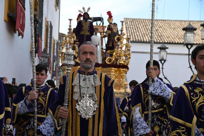 La Plaza de Capuchinos da salida a la Hermandad de la Sangre