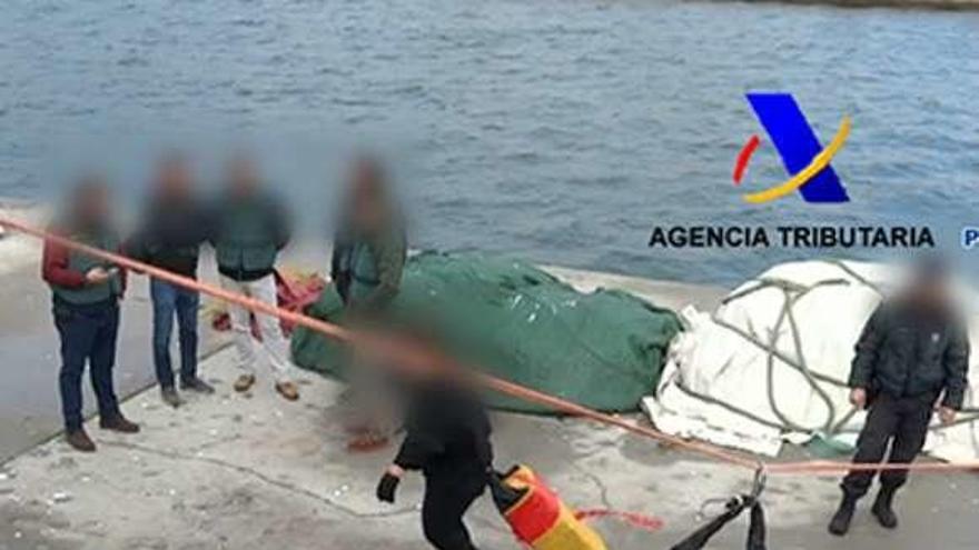 La droga incautada en el carguero abordado a 150 millas de la costa de Portugal.