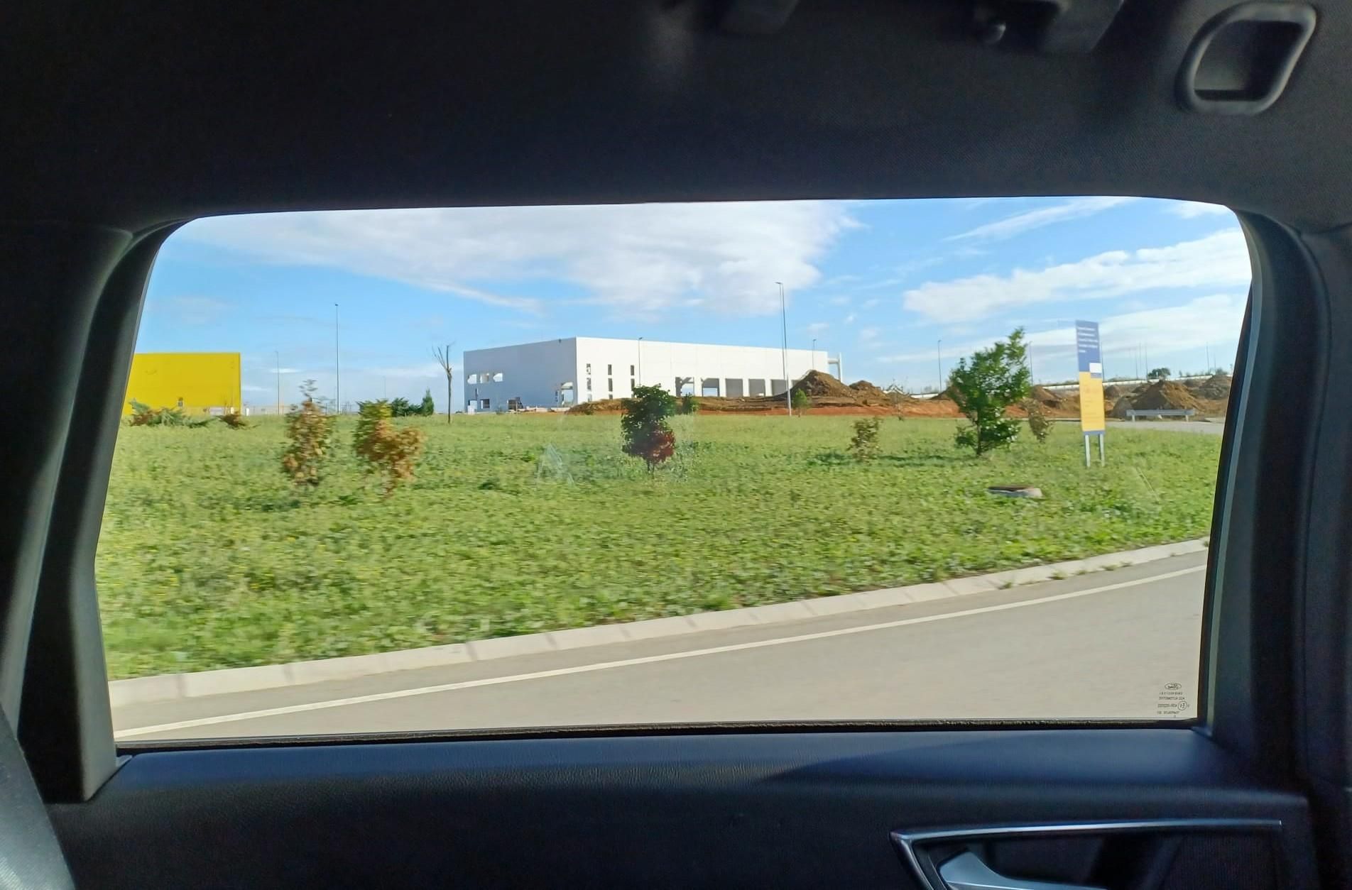 Volvo pisa el acelerador en Bobes: así ve ya la obra del concesionario de camiones en el polígono de Siero