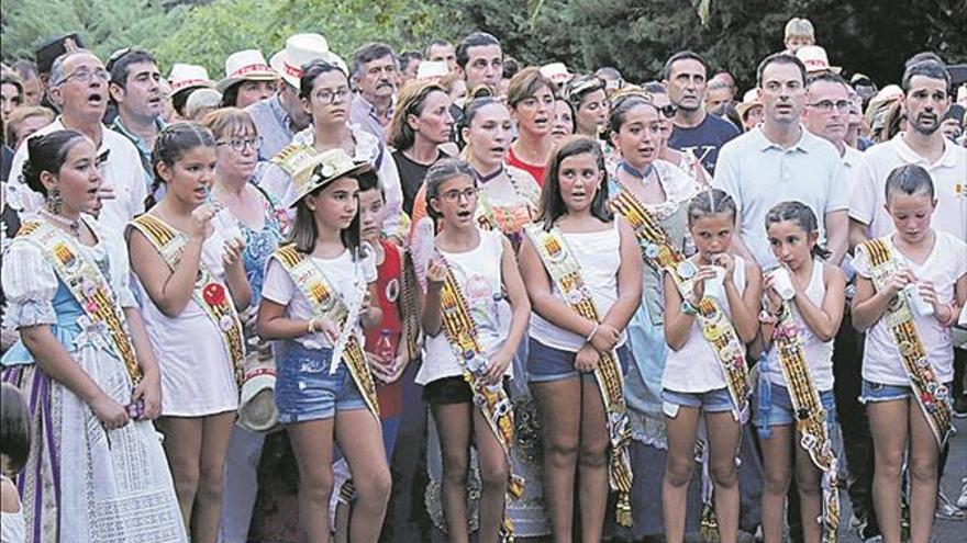 Onda desafía al calor y cumple con la romería del Salvador