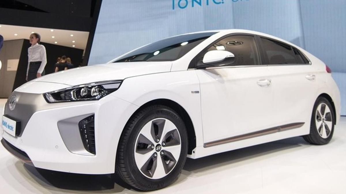 xperez33006410 the new hyundai ioniq electric is presented during160301190232