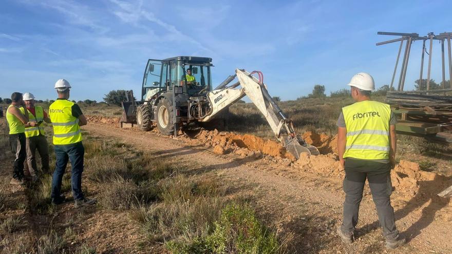 Obras para la llegada de fibra óptica en Videmala, cuando el Internet mejore su rendimiento. | Ch. S.