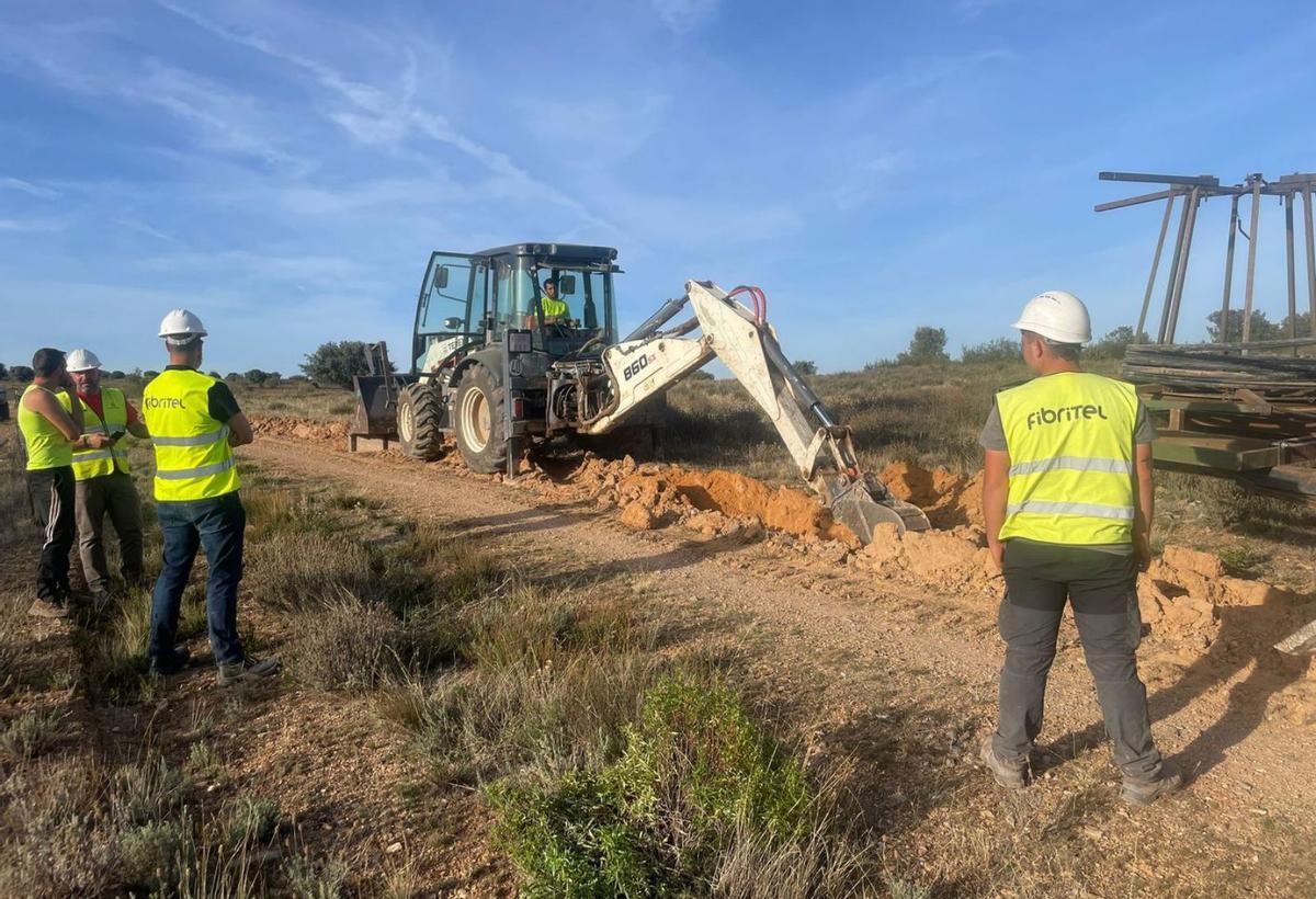 Obras para la llegada de fibra óptica en Videmala, cuando el Internet mejore su rendimiento. | Ch. S.