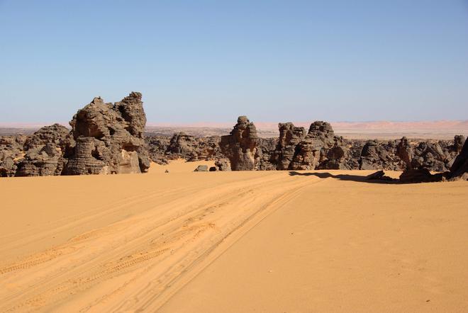 Conjunto de rocas en el desierto del Sahara