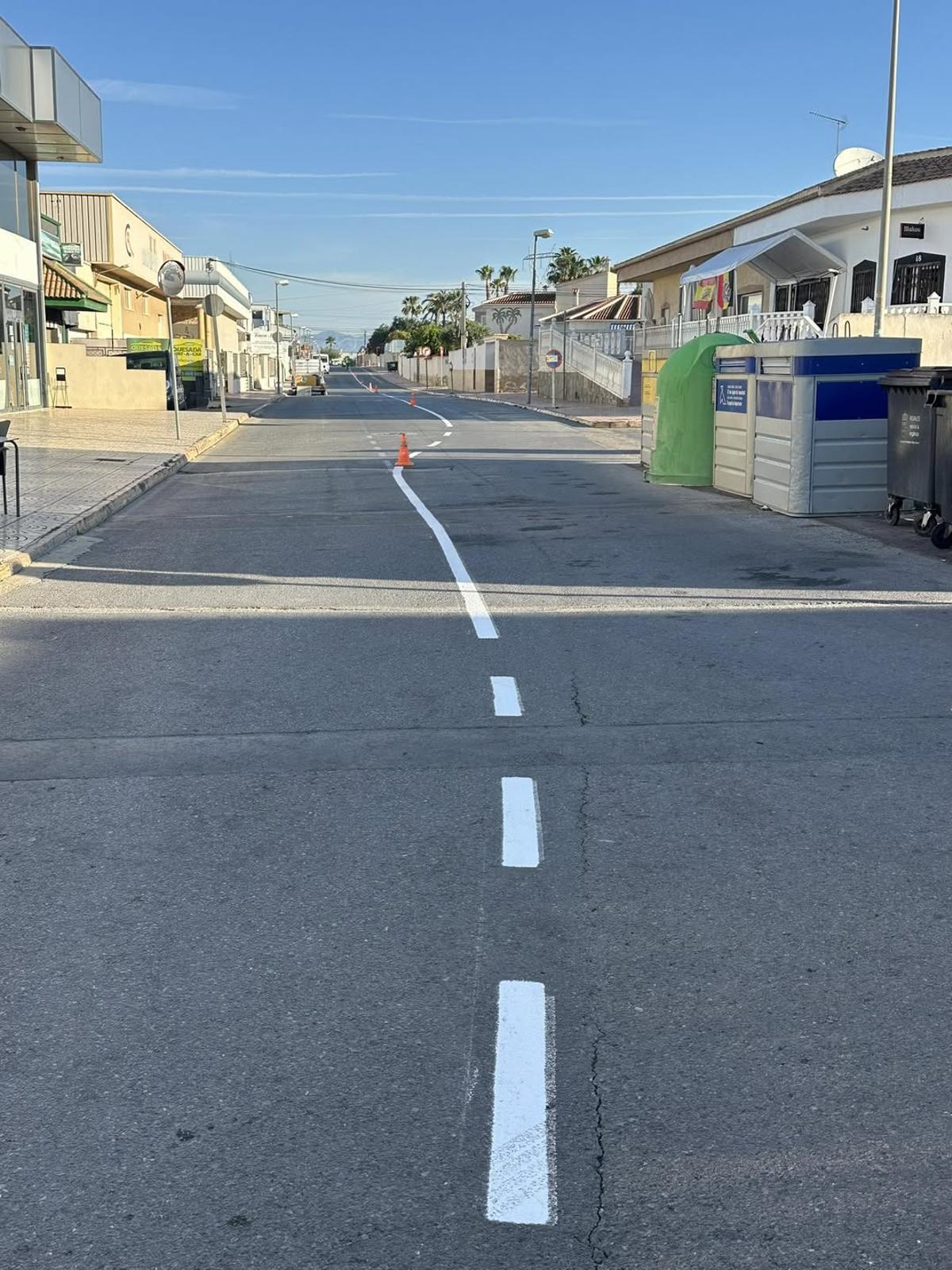 Primer intento de nueva señalización de la calle Los Arcos, en la urbanización Ciudad Quesada de Rojales