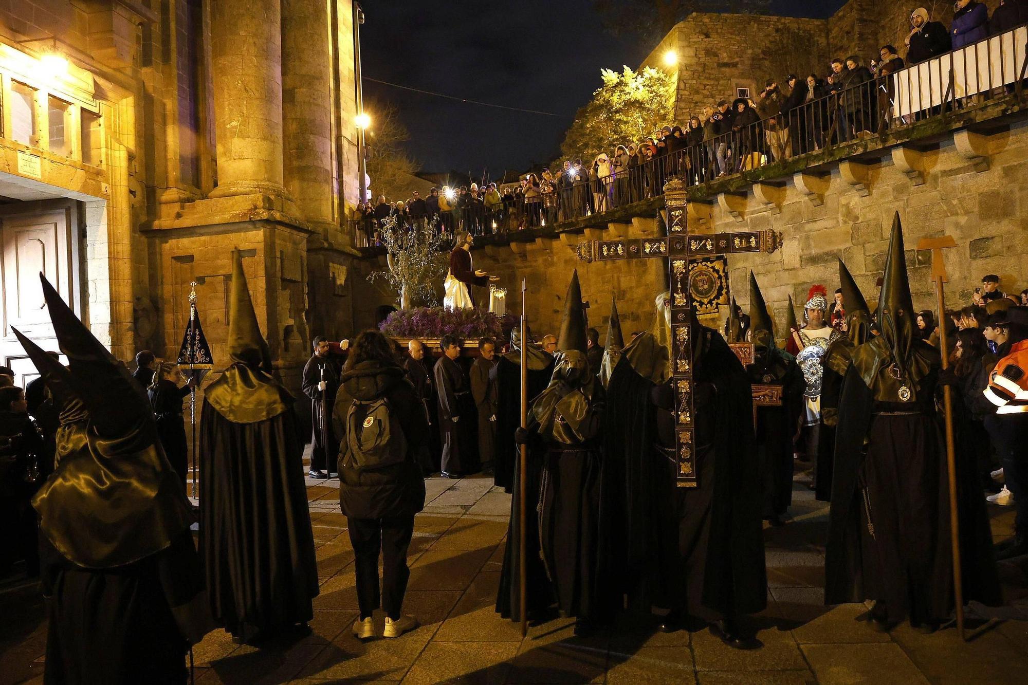 La procesión de la Oración no Horto das Oliveiras e Prendemento en San Francisco