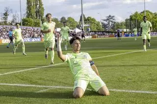 El Eldense se acerca al deseado "9": el petrerí Hugo Alba