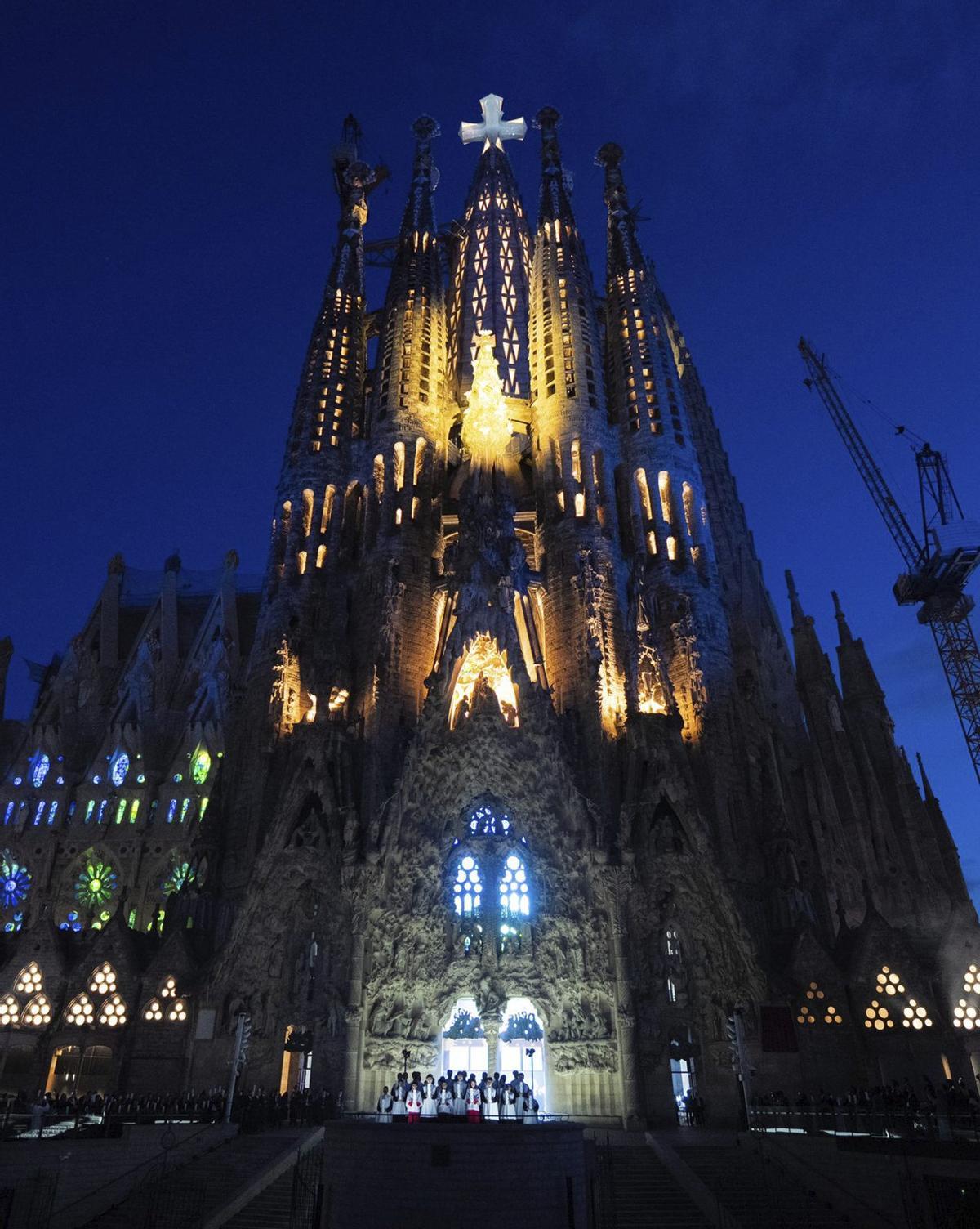 Lleó XIV consagra la "bellesa il·luminadora" de la Sagrada Família