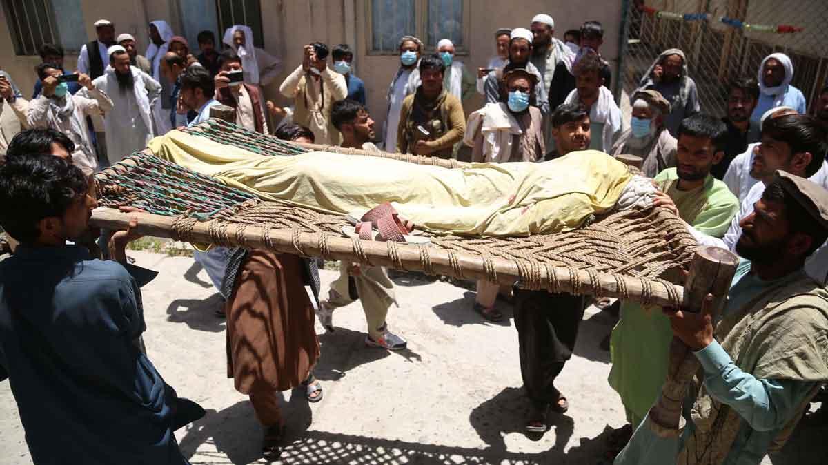 Cinco vacunadores contra la polio son asesinados en Afganistán