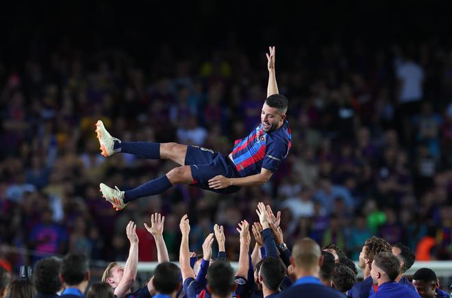 Las imágenes de la despedida de Jordi Alba, Busquets... ¡y el Camp Nou!