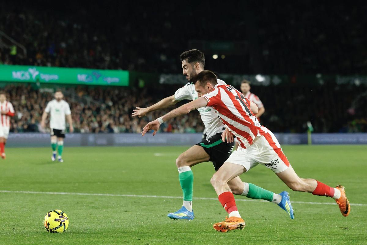 El partido entre el Racing de Santander y el Sporting, en imágenes
