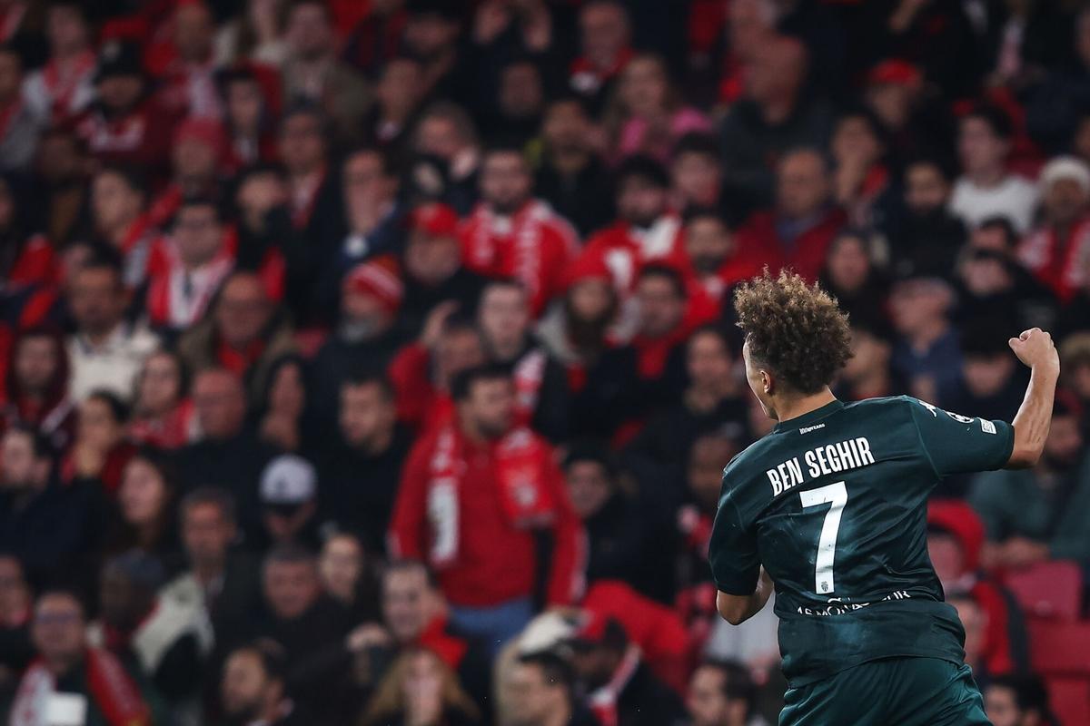 LISBON (Portugal), 18/02/2025.- Monaco`s Ben Seghir celebrates a goal against Benfica during their UEFA Champions League knockout phase play-offs 2nd leg match with Benfica, at Luz Stadium, Lisbon, Portugal, 18 February 2025. (Liga de Campeones, Lisboa) EFE/EPA/RODRIGO ANTUNES. benfica . monaco. liga campeones 2024/2025 benfica . monaco. vuelta. accion. da luz