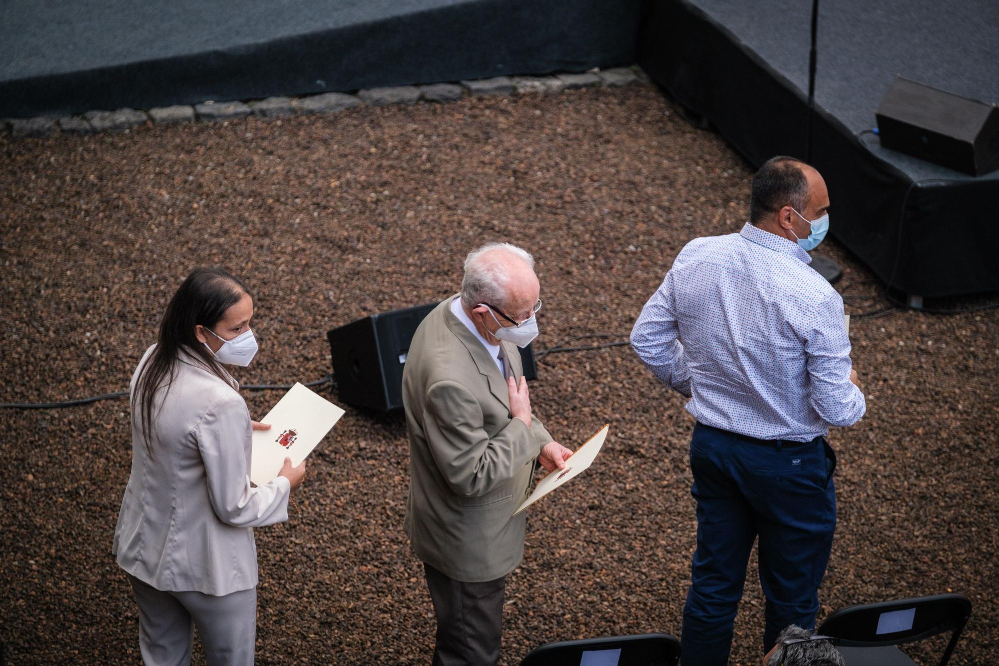 Visita del Rey y los presidentes de las comunidades a La Palma al acto de homenaje a los palmeros