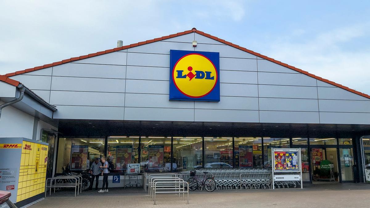 Mañana se esperan colas kilométricas en Lidl para conseguir la percha para varios pares de zapatos por solo 3,99 euros: adiós al mueble zapatero