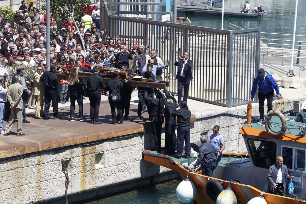 El Cristo del Grao recorre las calles de Poblats Marítims