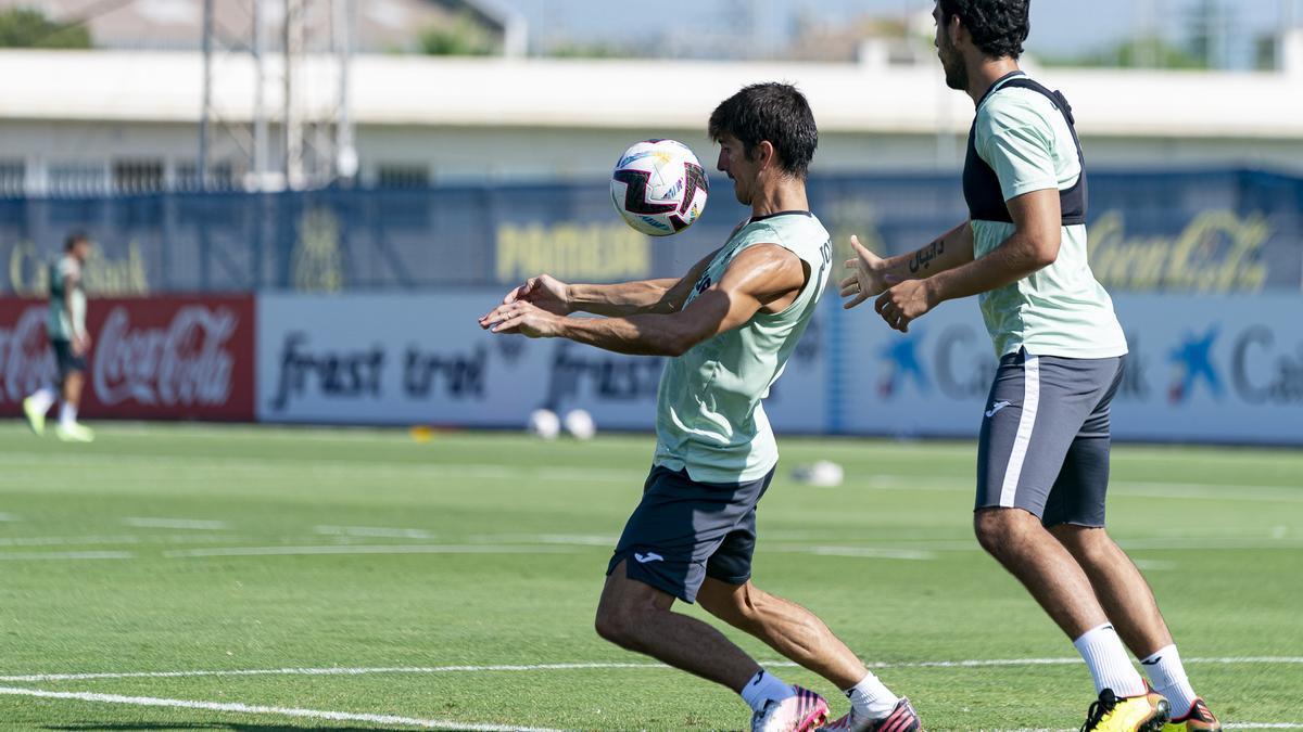 Gerard Moreno ejercitándose en la ciudad deportiva