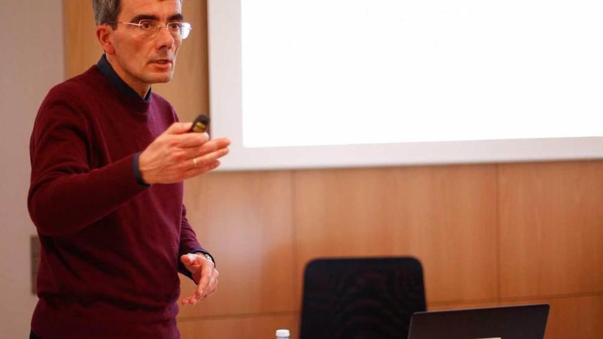 Manuel Carrero de Roa, durante la charla.