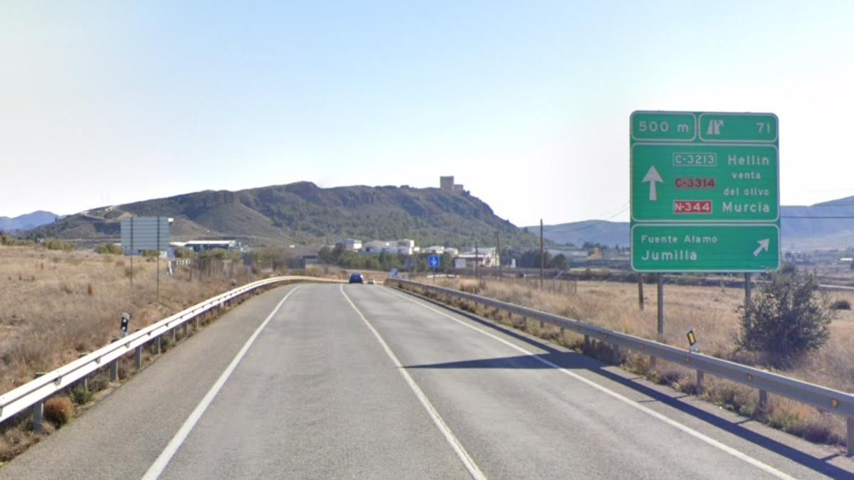 Uno de los tramos de la nacional 344 a su paso por el término municipal de Jumilla.