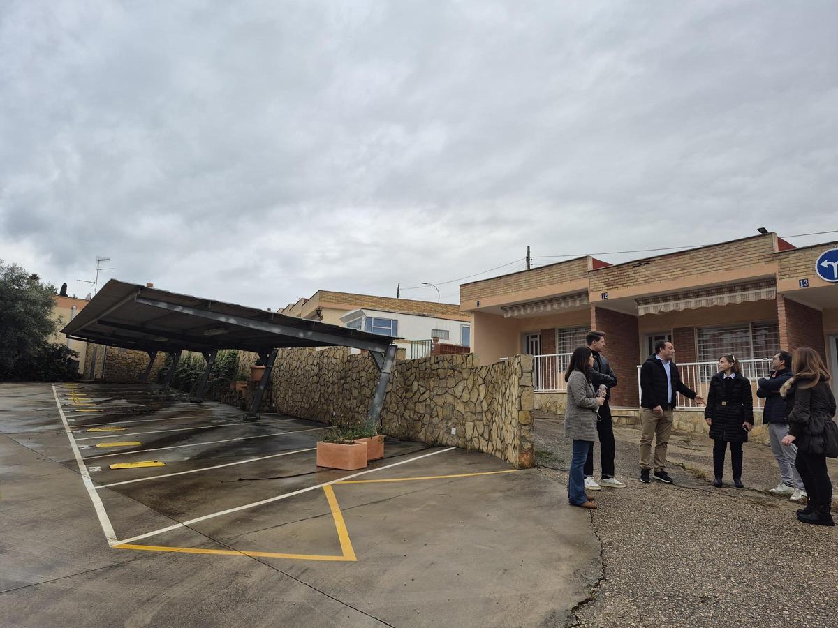 Foto de una visita a los terrenos donde estaba situado el antiguo cámping Bellavista.