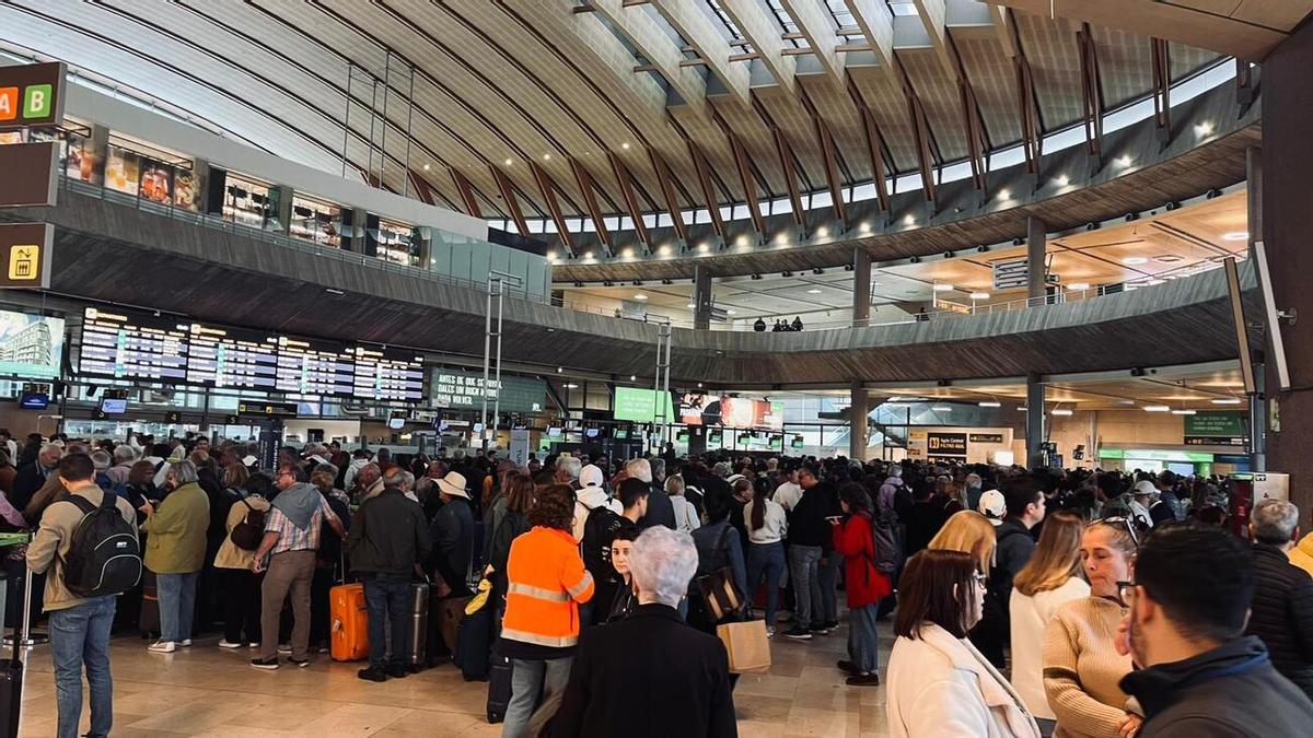 Desalojan la zona de embarque del Aeropuerto Tenerife Norte