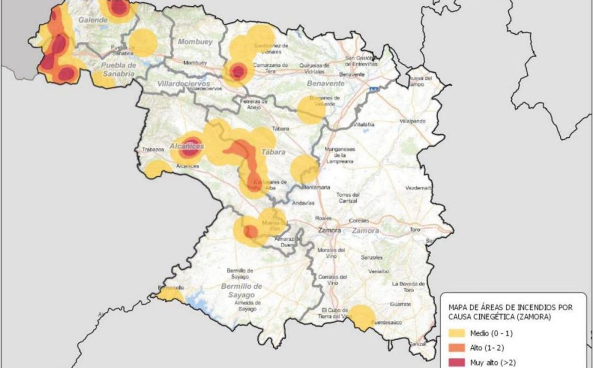  Mapa de calor sobre densidad de puntos de inicio de incendios relacionados con actividades cinegéticas en Zamora desde 2013 a 2022 . | JCyL