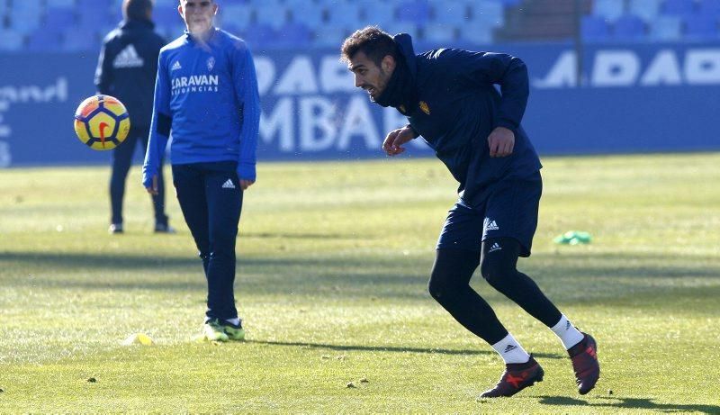 Entrenamiento a puerta abierta del Real Zaragoza en La Romareda