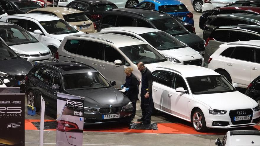 Centenares de vehículos están preparados ya en el área expositiva del II Motor Ocasión Galicia.