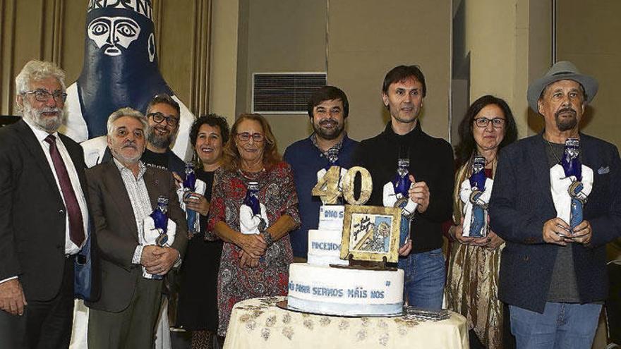 Los premiados en la edición del 40º aniversario, ayer, con sus galardones.