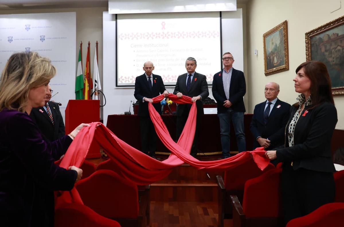 Antonio Sanz acude al acto conmemorativo del Día Mundial del Sida