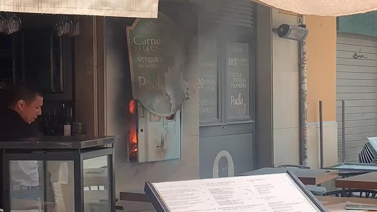 Se incendia un cuadro eléctrico de un local del Centro de Málaga