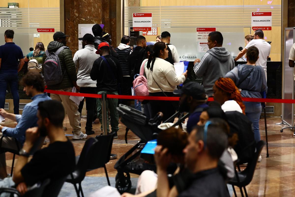 Ventanillas habilitadas en el Registro del Ayuntamiento de Zaragoza para la regularización de migrantes.