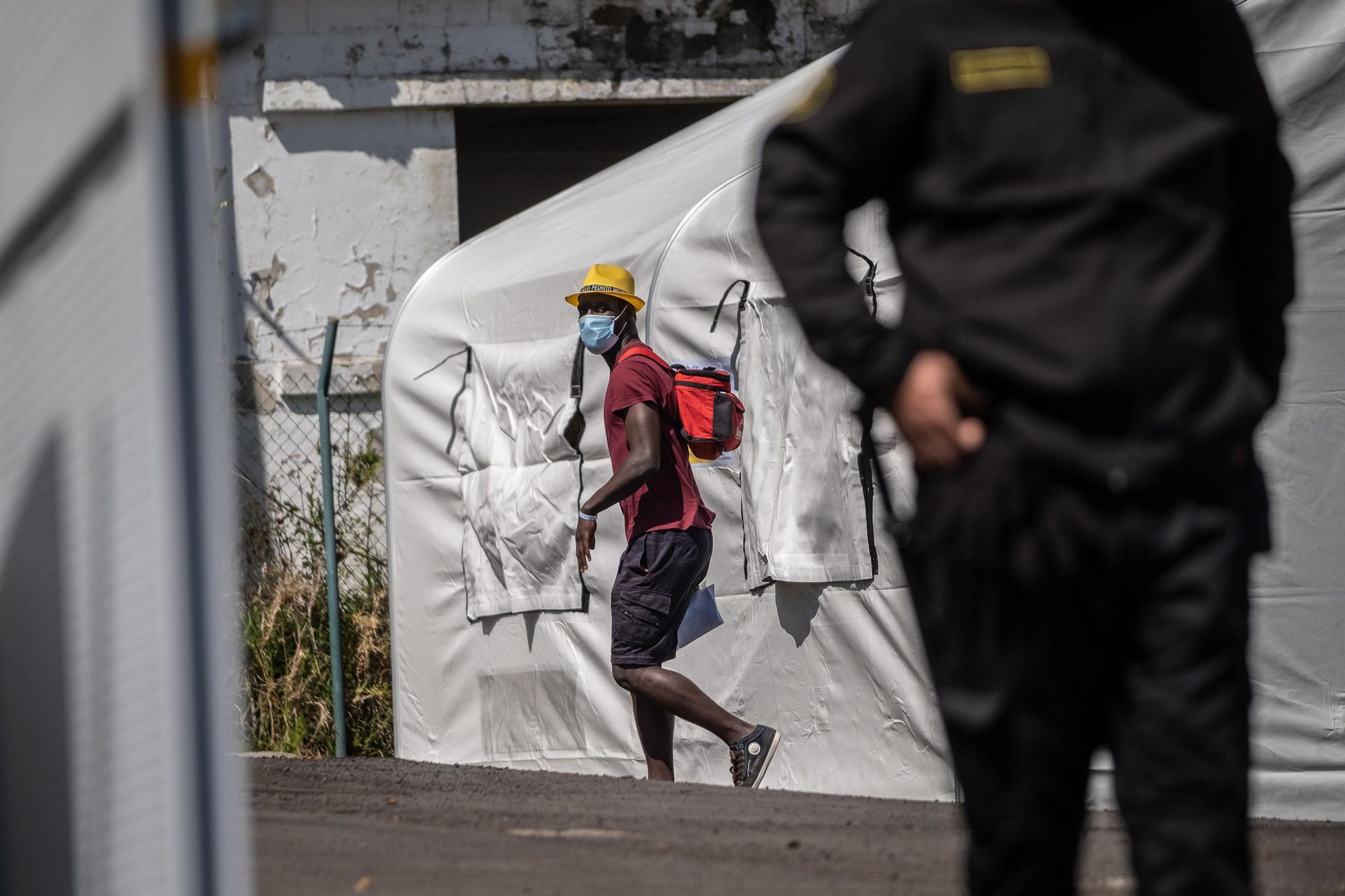 Llegada de migrantes a Las Canteras