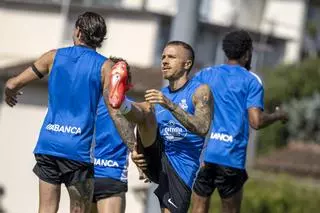Angeliño, titular en el amistoso del Deportivo contra el Genoa