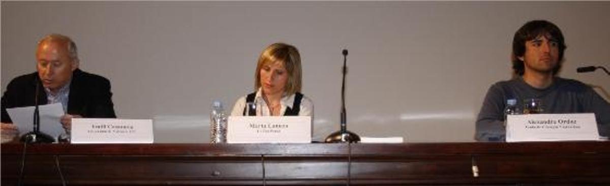 Casanova, Lanuza y Ordaz, ayer en el Aula Magna de la Nau de la Universitat de València.