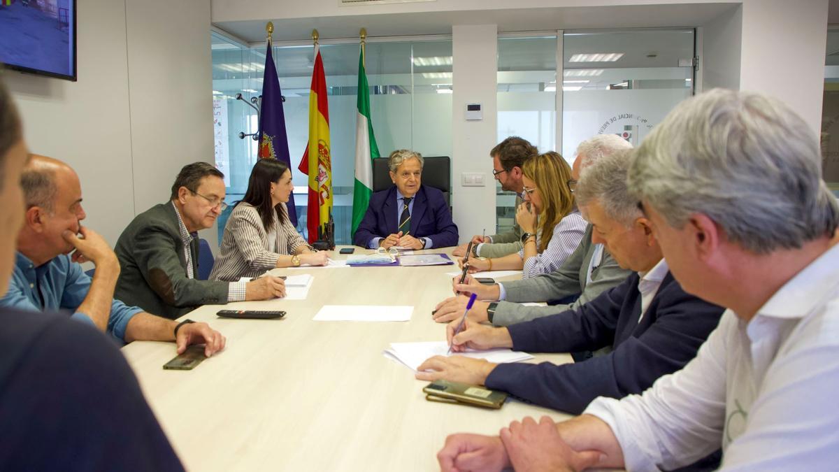 Salvador Fuentes preside el comité de emergencias de la Diputación de Córdoba.