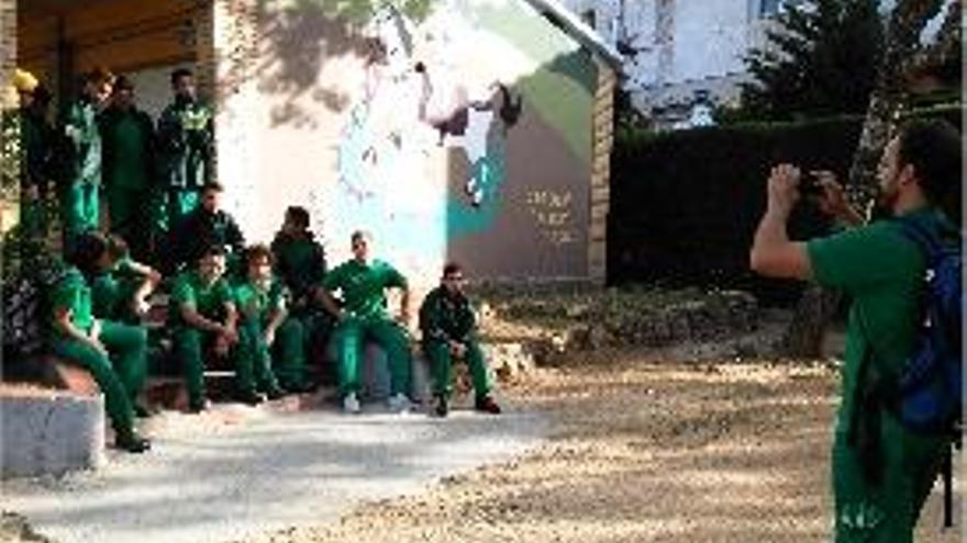 Primer dia de treball dels alumnes del PTT de jardineria.