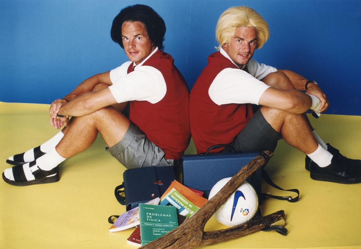 Frank de Boer y Ronald De Boer, en un especial de SPORT llamado 'La cara divertida de los campeones' publicado el  03/08/1999