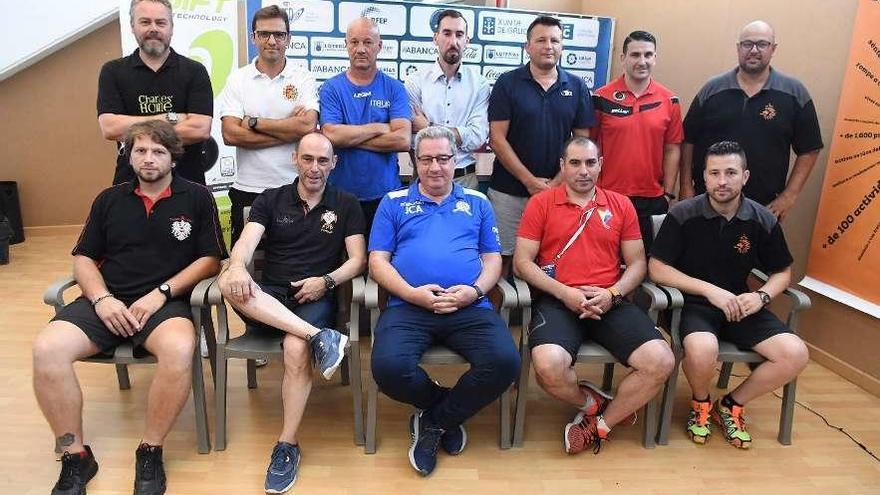 En la fila de arriba, los seleccionadores de Bélgica, España, Italia, Austria, Francia, Alemania y Holanda. En la de abajo, los entrenadores de Suiza, Portugal, Inglaterra, Andorra y Holanda.