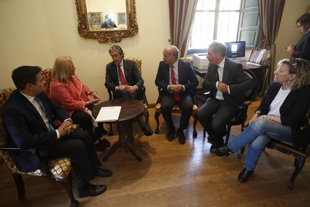 Visita del ministro de Fomento a Avilés