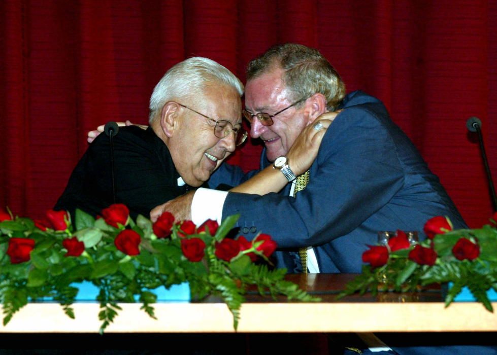 Homenaje a Vicent Cardona en Alaquàs en 2004.