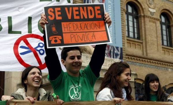 Fotogalería: Manifestación de estudiantes en Zaragoza