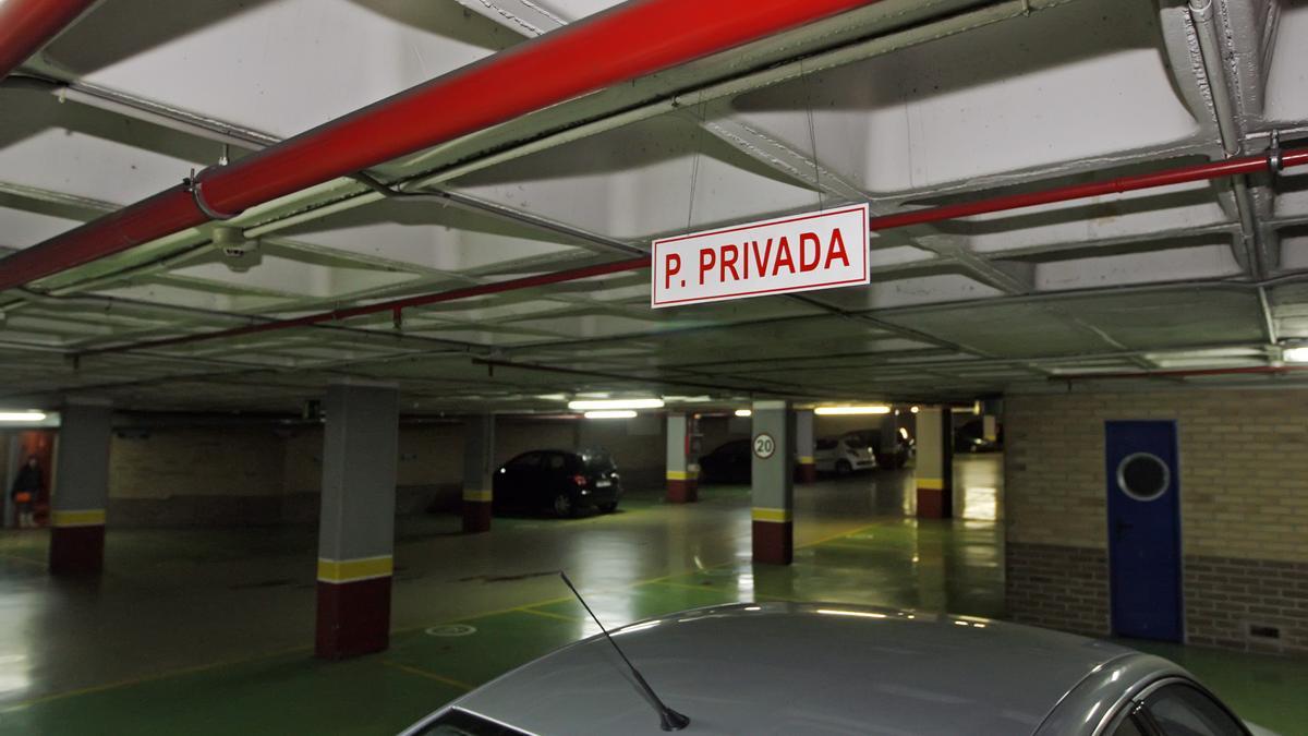 Imagen de archivo del parking de Rosalía de Castro.