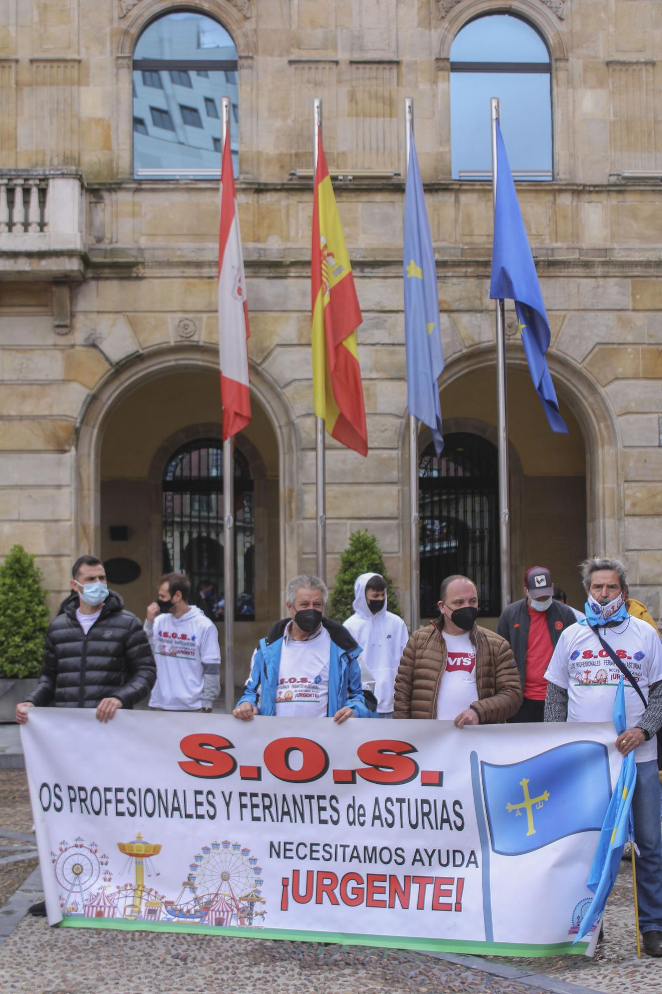 Los feriantes vuelven a movilizarse en Gijón