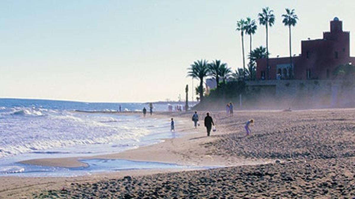 Vista de la Playa y del Castillo del Bil Bil.
Benalmádena.
Comarca Costa del sol Occidental.