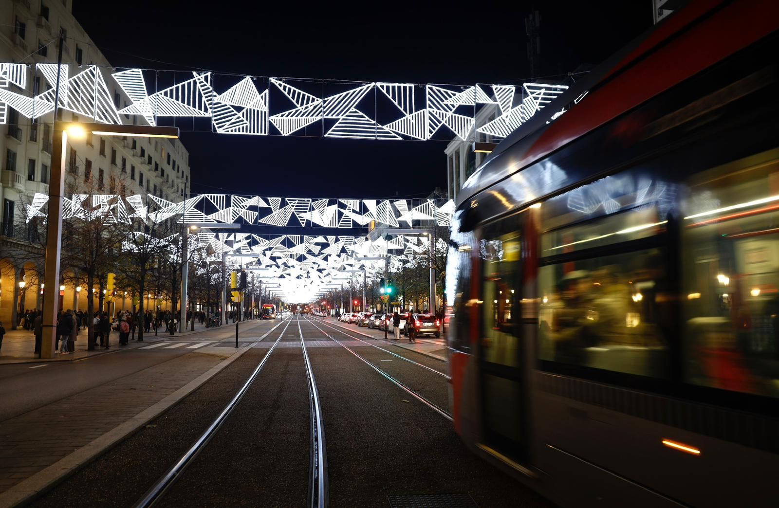 En imágenes | Zaragoza ya brilla por Navidad