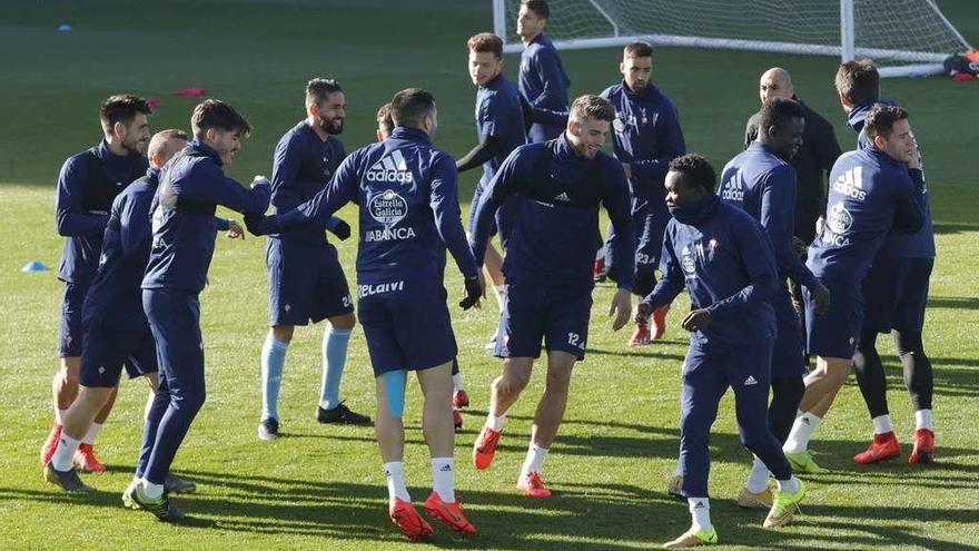 La defensa de cinco mejora al Celta