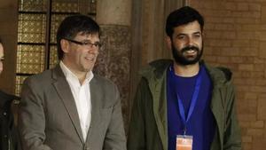 Carles Puigdemont con Rubén Wagensberg en el Palau de la Generalitat el 18 de febrero del 2017.