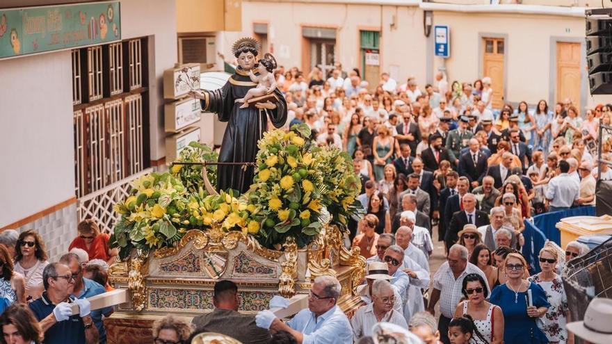 Moya y Mogán festejan a San Antonio mientras Agaete baila con la rama de San Pedro