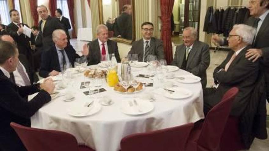 Monzonís urge las zonas logísticas y los accesos para afianzar el futuro del puerto