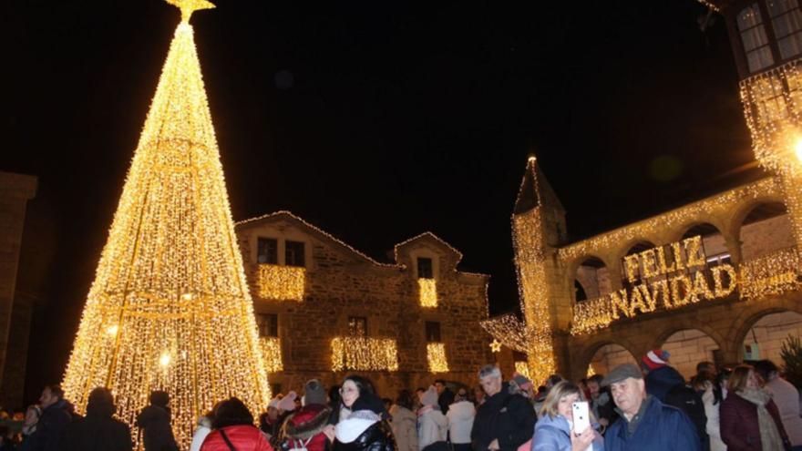 Luces de Navidad en Puebla de Sanabria. | A.S.